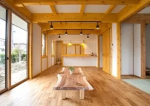 欧風スタイルの和の家